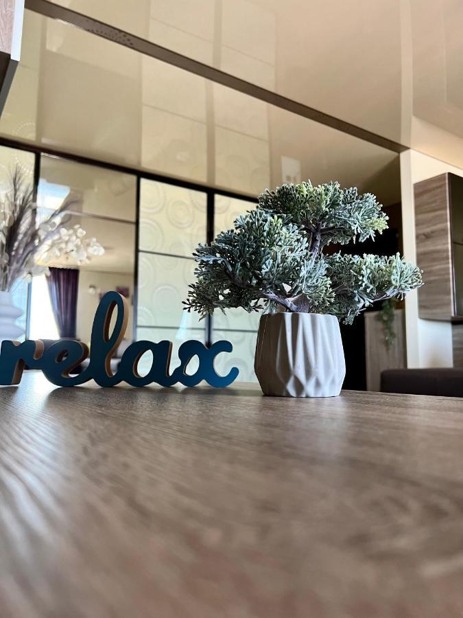 Apartment Relax. просторі та затишні