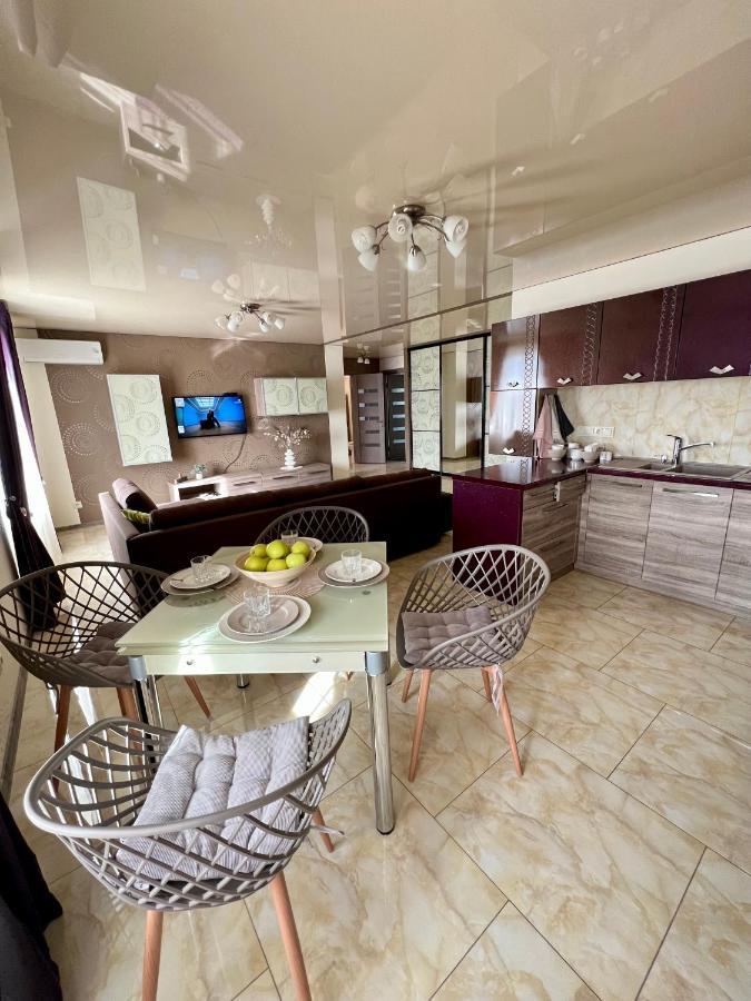 Apartment Relax. просторі та затишні *